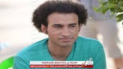 على ربيع يحلق شعره ويحمس الجمهور باللوك الجديد (صورة)