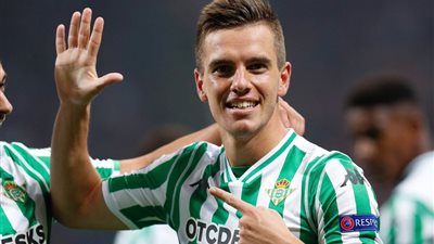 مانشستر يونايتد يغري ريال بيتيس بـ70 مليون لخطف نجم وسط الفريق