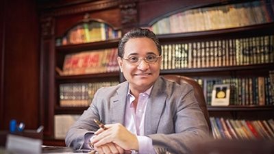 عبدالرحيم علي: زيارة الرئيس لأعضاء المنتخب الوطني لتحفيز اللاعبين للفوز بالبطولة 