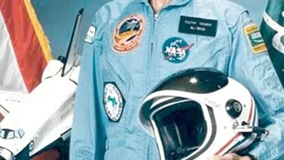 أول رائد فضاء عربي إلى المريخ .. الإمارات تغزو الفضاء