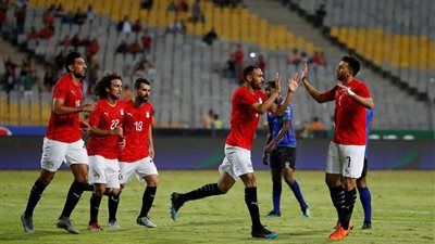 مفاجآت بالجملة في تشكيلة منتخب مصر أمام غينيا.. وصلاح في الصورة