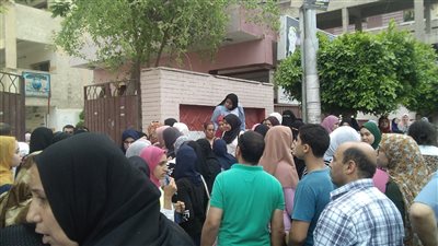 طلاب أدبي بالمنصورة: امتحان الفلسفة والمنطق سهل ومباشر 