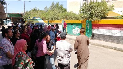 طلاب الثانوية العامة بالغردقة: انتهينا من امتحان الفلسفة قبل الوقت المحدد (صور) 