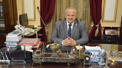 رئيس جامعة القاهرة يعلن الموافقة على تمويل 865 وظيفة لـ