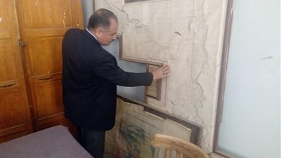 سكرتير عام محافظة الوادي الجديد يتفقد انتظام العمل ورفع كفاءة المبنى الإداري للمحافظة