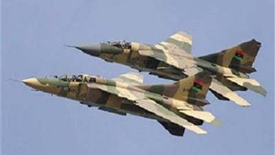 غارات جوية للجيش الليبي على مواقع الميليشيات الإرهابية جنوب مطار طرابلس