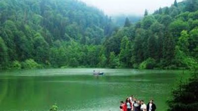 مقتل 4 أشخاص جراء الفيضانات في منطقة البحر الأسود التركية