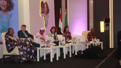 عزة العشماوي: رعاية الرئيس لمؤتمر القضاء على الختان خير دليل على اهتمامه بحقوق المرأة (صور)