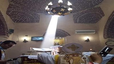 ممثلو الإعلام الألماني وفريق معهد الفلك يشهدون تعامد الشمس على مذبح كنيسة الملاك