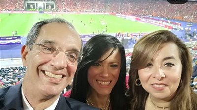 شاهد وزراء مصر يحتفلون بفوز المنتخب على زيمبابوي