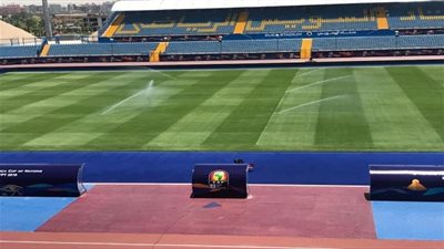 استاد السويس يتزين لاستقبال المجموعة الخامسة بأمم إفريقيا (صور)
