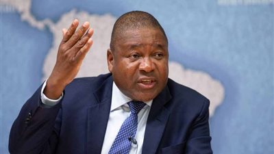 رئيس موزمبيق يُهنئ السيسي بنجاح حفل افتتاح البطولة الإفريقية ويدعوه لزيارة بلاده