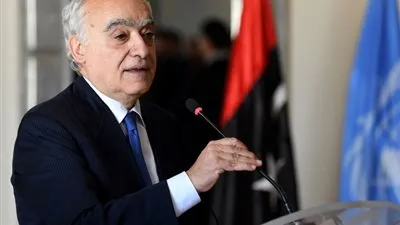 غسان سلامة يلتقي قائد الجيش الليبي في بنغازي