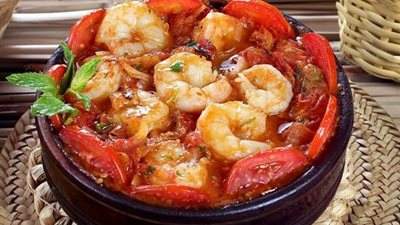 طريقة عمل طاجن الجمبري بالتوابل (فيديو)