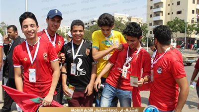 توافد الجماهير المغربية علي استاد السلام (صور)