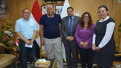 محافظ الوادي الجديد يلتقي وفد وزارة الصناعة تمهيدًا لإفتتاح مجمع التمور