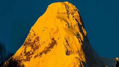 سوء الأحوال الجوية يعوق استعادة جثث متسلقي الهيمالايا