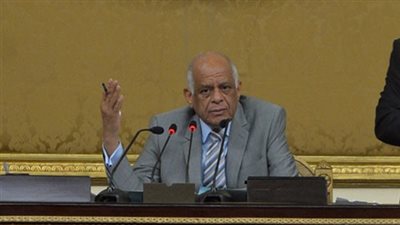 عاجل.. رئيس مجلس البرلمان يعنف النواب 