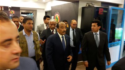 رئيس مورتنايا يصل ستاد السويس لموازرة فريق بلاده أمام مالي (صور)