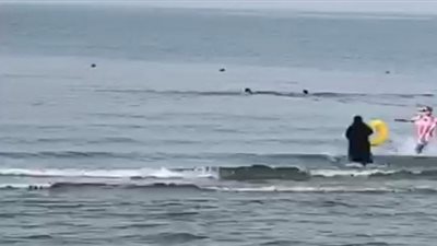 تكريم ممرضة أنقذت طفلا ووالده من الغرق بجازان بمساعدة شقيقها