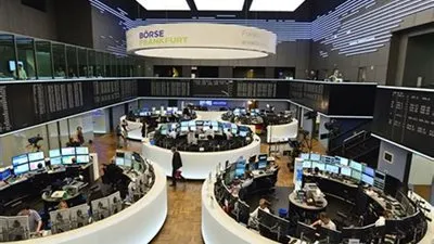 البورصات الأوربية تواصل التراجع للجلسة الثالثة على التوالي