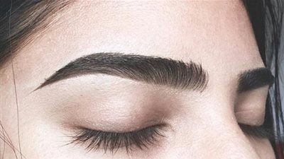 زيوت طبيعية لتكثيف الحواجب الخفيفة.. جربيها