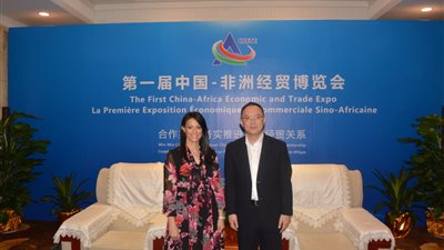 لبحث سبل التعاون.. وزيرة السياحة تلتقي نائب محافظ مدينة تيانچين الصينية