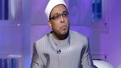 عالم أزهري: 