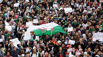 الجزائر: تظاهرات حاشدة وانتشار كثيف للشرطة