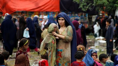 باكستان تمدد الموعد النهائي لترحيل اللاجئين الأفغان
