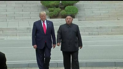 ترامب أول رئيس أمريكي يدخل أراضي كوريا الشمالية