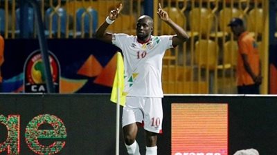 ميكاييل بوتى : سندخل التاريخ فى أخر لقاء أمام الكاميرون