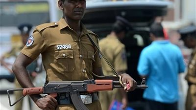 سريلانكا: القبض على وزير الدفاع والمفتش العام للشرطة السابقين