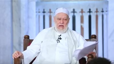 يصلي بدون أن يغتسل لمدة 5 سنوات فهل يعيد الصلوات؟.. علي جمعة يجيب