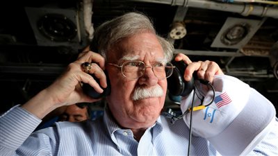 بولتون: واشنطن تدرس إلغاء الإعفاءات من عقوباتها