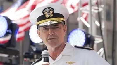 بعد ترقيته.. نائب رئيس عمليات البحرية الأمريكية يستقيل من منصبه