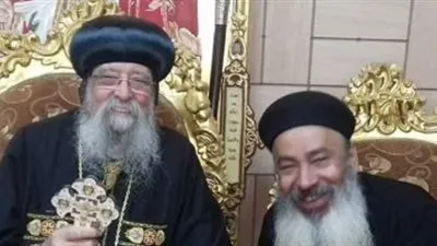 كاهن يتبرع لبناء مجمع إسلامي: 