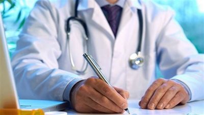 مريض نفسي يفتح عيادة ويكشف على المرضى لمدة 8 سنوات.. وإحالته لـ