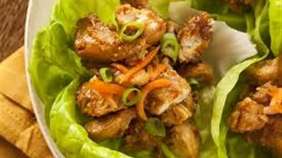 طريقة تحضير لفائف الخس بالدجاج