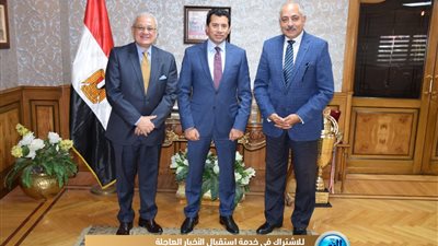 وزير الرياضة يبحث تطوير البنية التحتية بالساحل الشمالي والعلمين (صور)