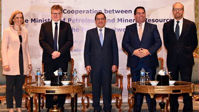  إطلاق مشروع التعاون المشترك بين البترول والاتحاد الأوروبى وهيئة ميناء أنتويرب البلجيكى