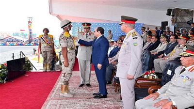 الرئيس السيسي يشهد حفل تخرج طلاب الدفعة 157 من معهد ضباط الصف المعلمين