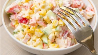 سلطة الذرة بالمايونيز.. طريقة التحضير 