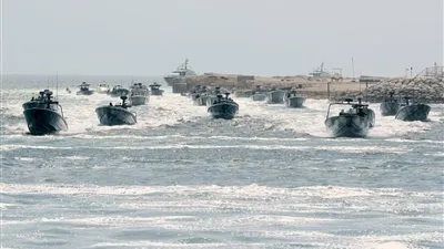 قطر تتخلى عن إيران وتفتتح قاعدة الظعاين البحرية