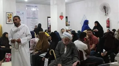 خيمة انتظار للسيدات للكشف المبكر بمركز أورام الفيوم  