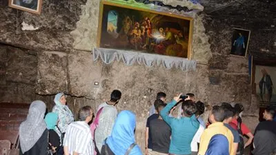 جامعة أسيوط تنظم زيارة لوفد طلابي من 5 دول عربية لدير السيدة العذراء بدرنكة