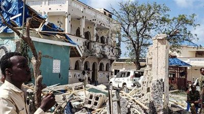 دوي انفجار ضخم في العاصمة الصومالية تلاه إطلاق نار