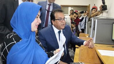 750 طالب يسجلون رغباتهم بمكاتب تنسيق المرحلة الأولى بجامعة بنها