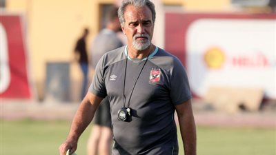 لاسارتي يحفز لاعبي الأهلي قبل مواجهة المقاولون العرب