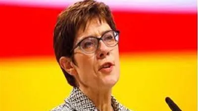 وزيرة الدفاع الألمانية الجديدة تدعم الإنفاق العسكري العالي